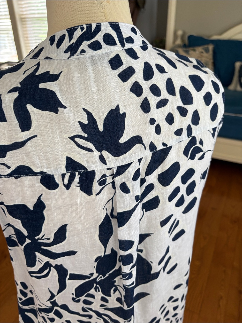 LINEN LUV Sleeveless Navy Floral Print Tunic DRESS - White & Navy. - Picture 4 of 9